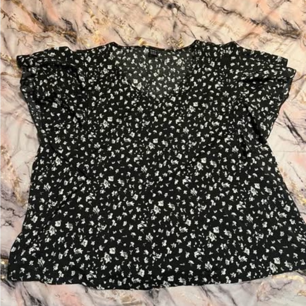 Floral Black and White Women's Top